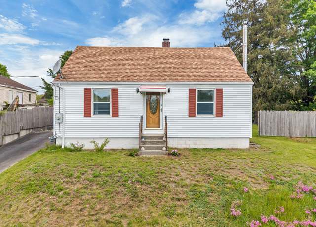 Property at 6 Lois St, Norwich, CT 06360, 2 beds, 1 bath