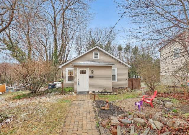 Property at 39 Franklin Ave, Watertown, CT 06779, 2 beds, 1 bath