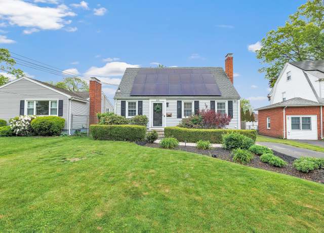 Property at 239 Bellevue Ave, West Haven, CT 06516, 3 beds, 1.5 baths
