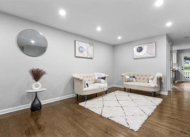 Property at 11 Fairway Dr #11, Cheshire, CT 06410, 2 beds, 1.5 baths