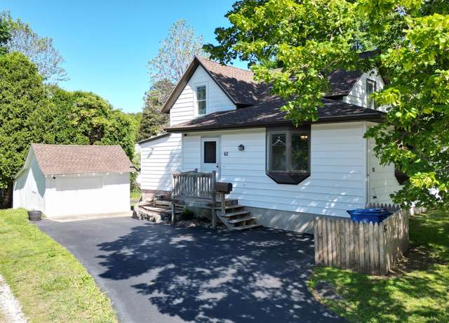 Property at 62 Pratt St, Norwich, CT 06360, 3 beds, 2 baths