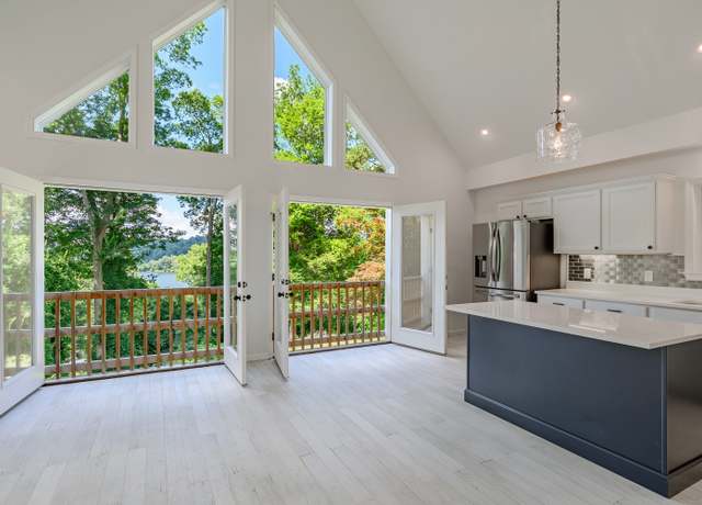Property at 7 Lamont Rd, New Fairfield, CT 06812, 3 beds, 2.5 baths