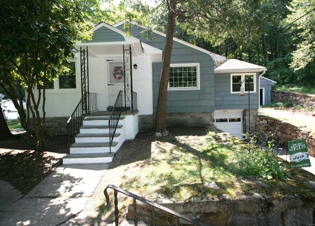 Property at 579 New Litchfield St, Torrington, CT 06790, 4 beds, 1 bath