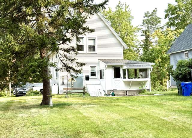 Property at 4 Cottage St, East Hartford, CT 06108, 3 beds, 1 bath