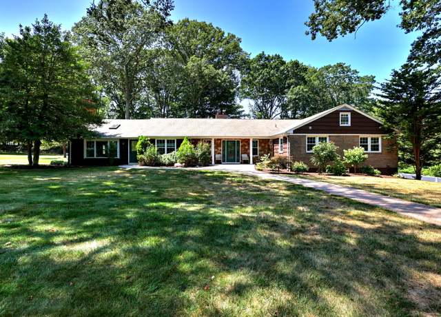 Property at 700 Royal Ln, Orange, CT 06477, 4 beds, 3 baths
