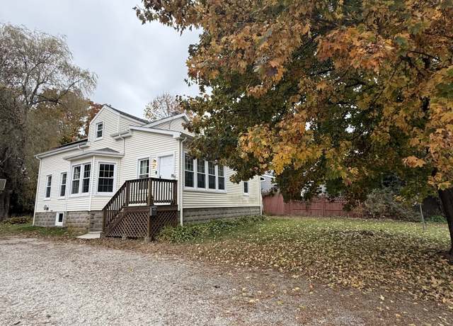 Property at 19 High St, Plainfield, CT 06354, 3 beds, 2 baths