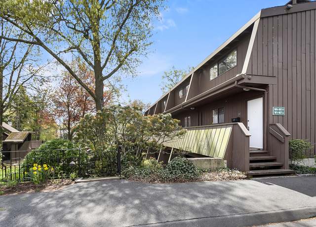Property at 193 Knapps Hwy #193, Fairfield, CT 06825, 2 beds, 1.5 baths