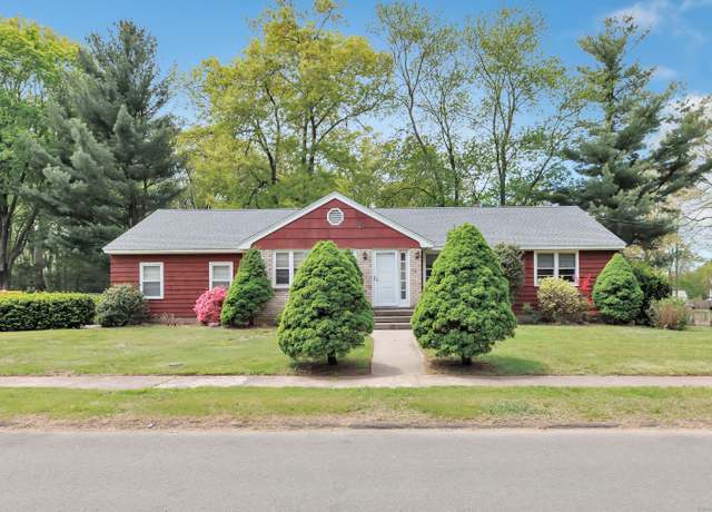 Property at 15 Roger Ave, North Haven, CT 06473, 3 beds, 1.5 baths