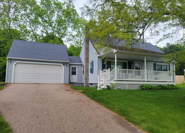 Property at 35 Cedar Dr, North Stonington, CT 06359, 4 beds, 1 bath
