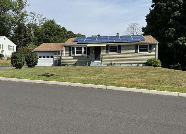 Property at 40 Meadowbrook Rd, Middletown, CT 06457, 3 beds, 2 baths
