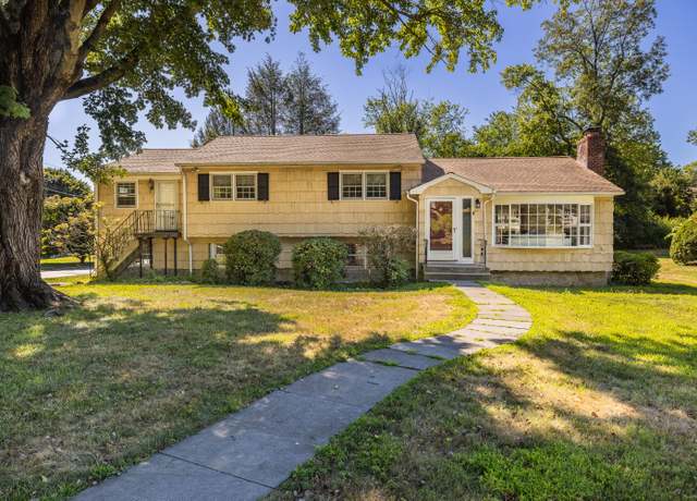 Property at 5 Random Rd, Fairfield, CT 06825, 4 beds, 2.5 baths