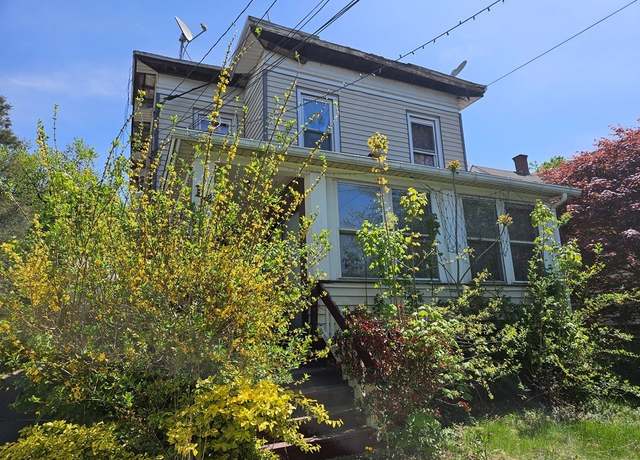 Property at 14 Walnut St, Middletown, CT 06457, 4 beds, 2 baths