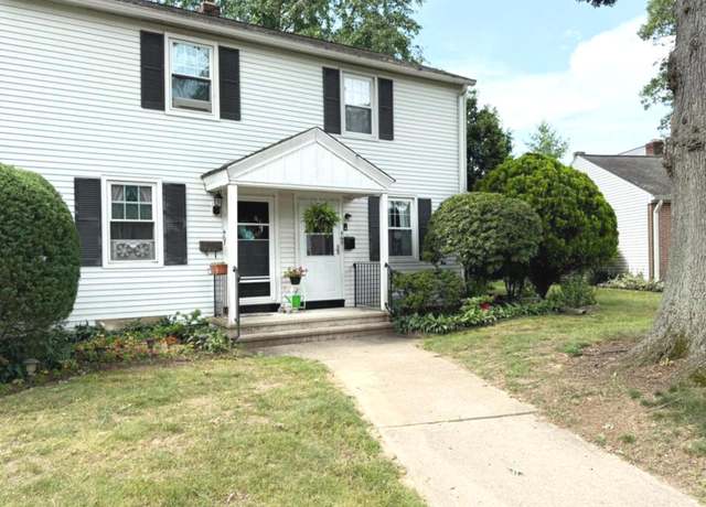 Property at 465 Sylvan Knoll Rd, Stamford, CT 06904, 2 beds, 1 bath