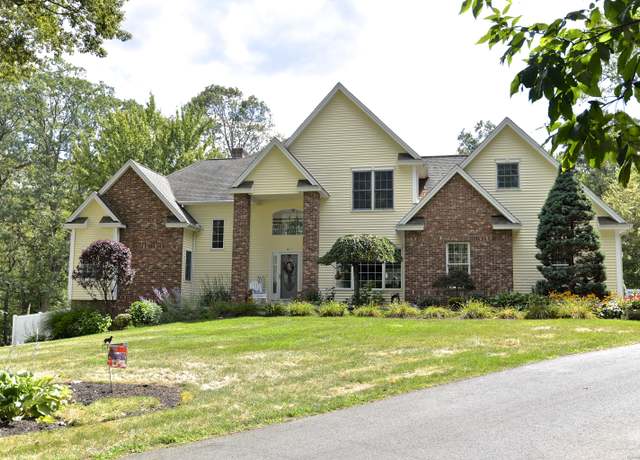 Property at 321 Matthews St, Bristol, CT 06010, 3 beds, 2.5 baths