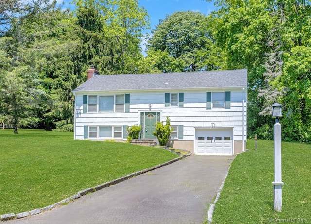 Property at 17 Soundview Rd, Ridgefield, CT 06877, 3 beds, 1.5 baths