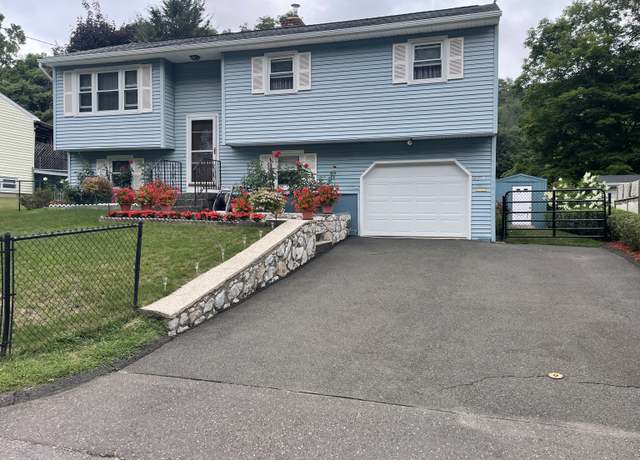 Property at 82A Purcell Dr, Danbury, CT 06810, 4 beds, 2 baths