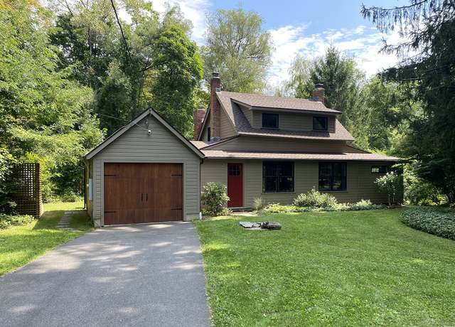 Property at 24 White Hollow Rd, Salisbury, CT 06039, 2 beds, 2 baths