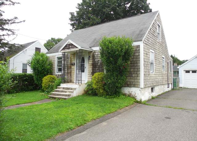Property at 111 Tracy Ave, Waterbury, CT 06706, 3 beds, 1 bath