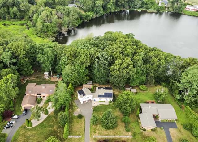 Property at 26 Lochview Dr, Windsor, CT 06095, 3 beds, 3 baths