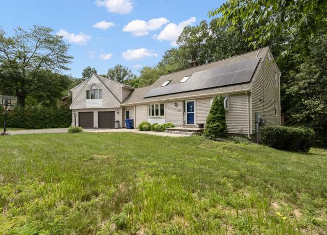 Property at 26 Lochview Dr, Windsor, CT 06095, 3 beds, 3 baths