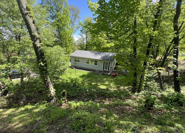 Property at 16 Fair Ln, New Fairfield, CT 06812, 2 beds, 1 bath