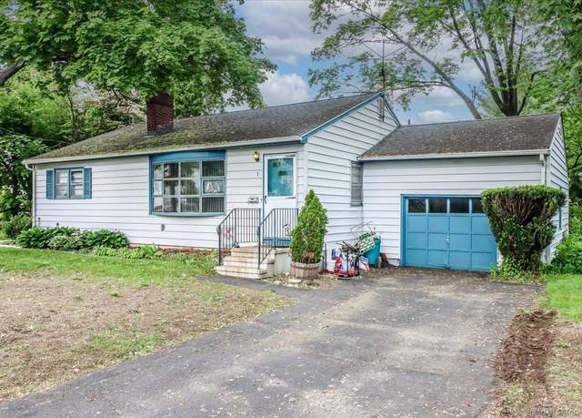 Property at 1 Triangle Ter, Danbury, CT 06810, 3 beds, 1 bath
