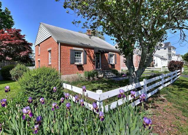 Property at 172 Alden St, Fairfield, CT 06824, 2 beds, 1 bath