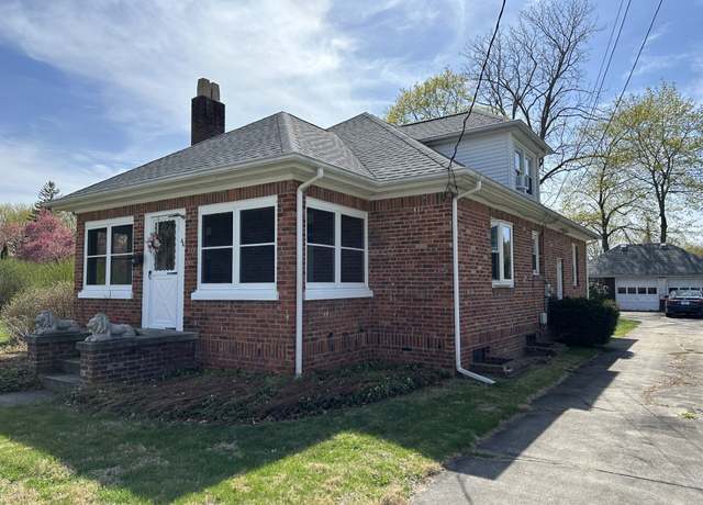 Property at 44 Miner Ave, Waterford, CT 06385, 2 beds, 1 bath