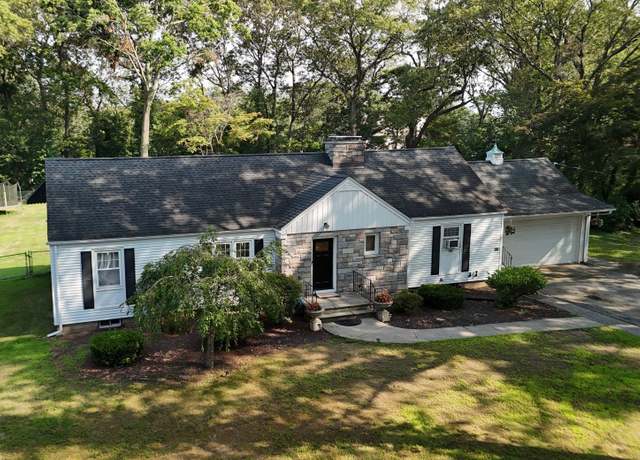 Property at 14 Hillcrest Rd, Trumbull, CT 06611, 5 beds, 3 baths