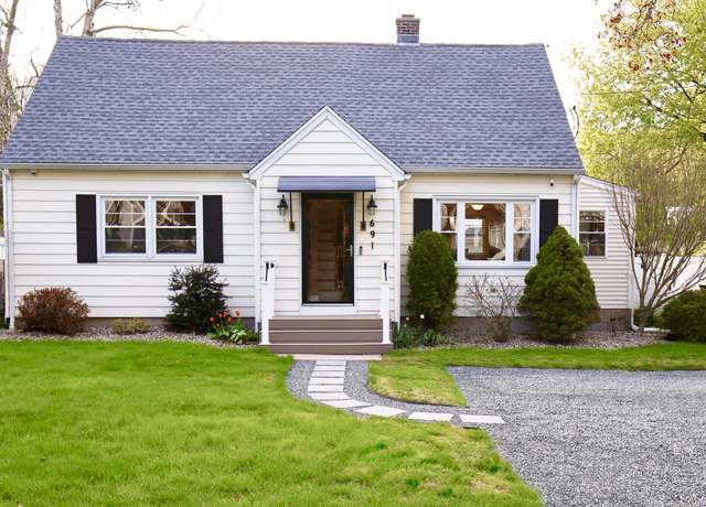 Property at 691 Main St, Cromwell, CT 06416, 4 beds, 2 baths