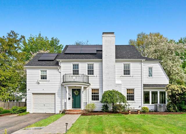 Property at 34 Bonny View Rd, West Hartford, CT 06107, 4 beds, 2.5 baths