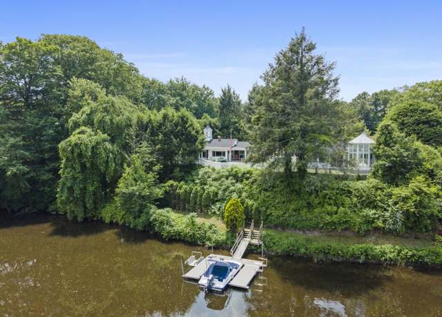 Property at 7 Ford Rd, Newtown, CT 06482, 4 beds, 2 baths