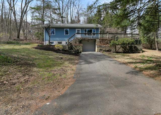 Property at 203 Lake Shore Dr, Middlebury, CT 06762, 2 beds, 1 bath