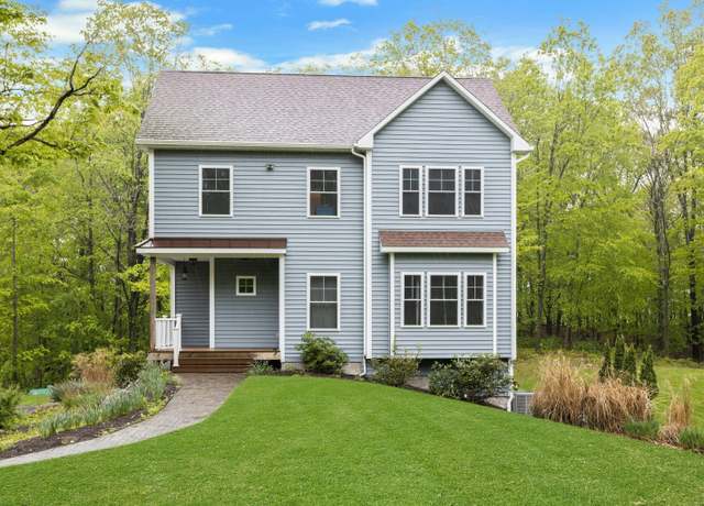 Property at 4 Aunt Park Ln, Newtown, CT 06470, 4 beds, 2.5 baths
