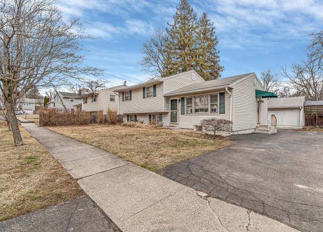 Property at 205 Oakwood Dr, Fairfield, CT 06824, 4 beds, 2 baths