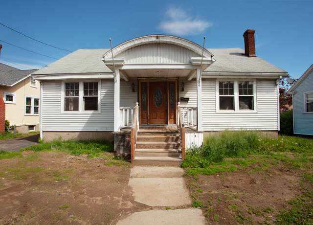 Property at 54 Adams St, East Hartford, CT 06108, 4 beds, 1.5 baths