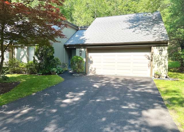 Property at 20 Heritage Crest Dr Unit D, Southbury, CT 06488, 2 beds, 2 baths