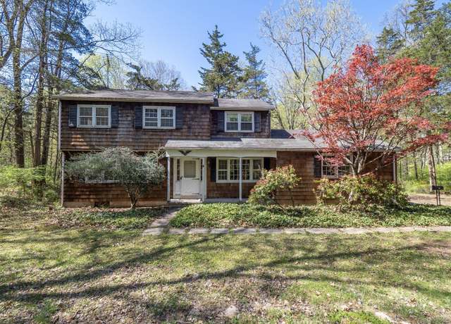 Property at 93 Pond Rd, Wilton, CT 06897, 4 beds, 2.5 baths