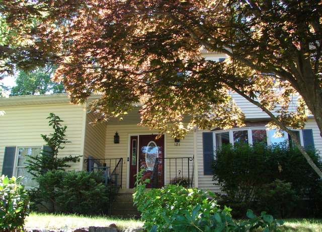 Property at 181 Castle Rd, Bristol, CT 06010, 3 beds, 2.5 baths
