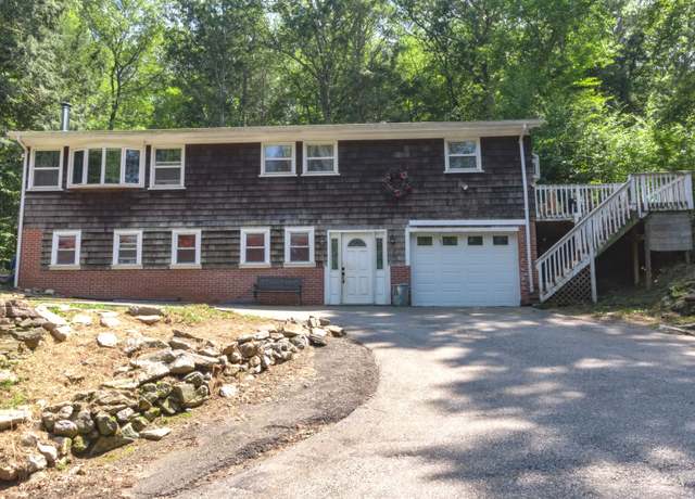 Property at 32 Hammond Ave, Norwich, CT 06360, 3 beds, 2 baths