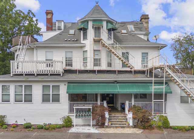 Property at 5 Hundley Ct Apt 1C, Stamford, CT 06902, 2 beds, 1 bath
