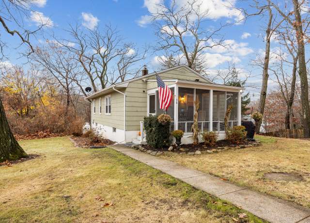 Property at 36 Mayview Ave, Cheshire, CT 06410, 2 beds, 1 bath