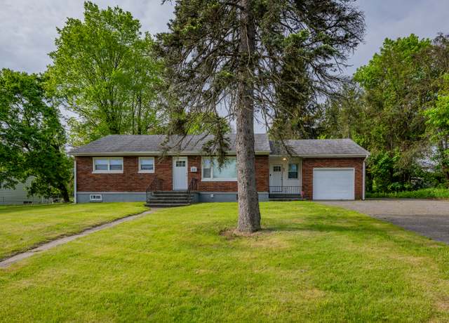 Property at 93 Wesley St, Waterbury, CT 06708, 3 beds, 1 bath