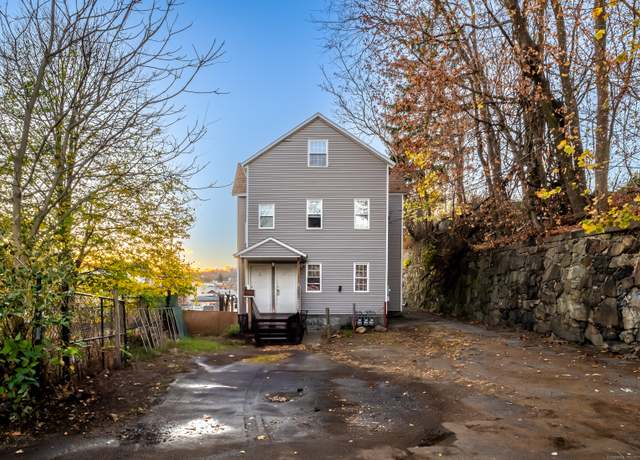 Property at 6 Grove Ct, Waterbury, CT 06710, 9 beds, 5 baths