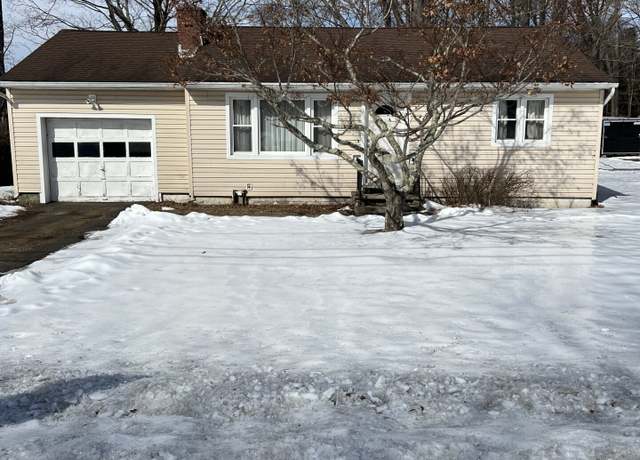 Property at 7 Sunny Acres Rd, Bethel, CT 06801, 2 beds, 1 bath