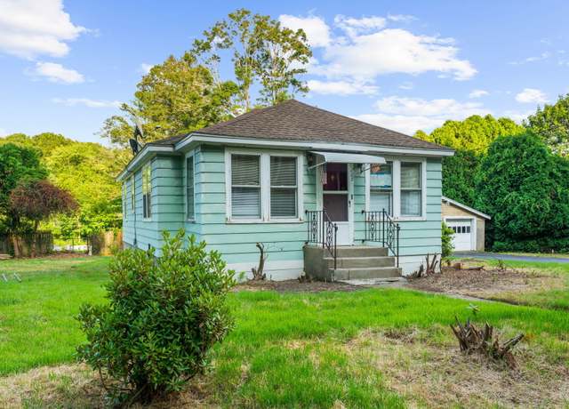Property at 205 Old Norwich Rd, Waterford, CT 06375, 3 beds, 1 bath