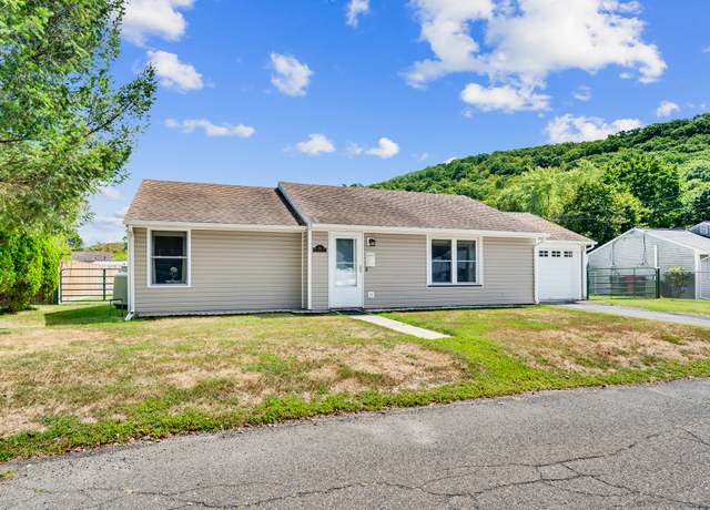 Property at 36 Hillview St, Naugatuck, CT 06770, 2 beds, 1 bath