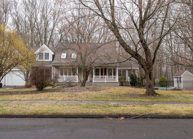 Property at 1 Collin Ct, Wallingford, CT 06492, 3 beds, 3.5 baths