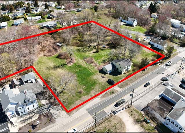 Property at 213 Boston Post Rd, Waterford, CT 06385