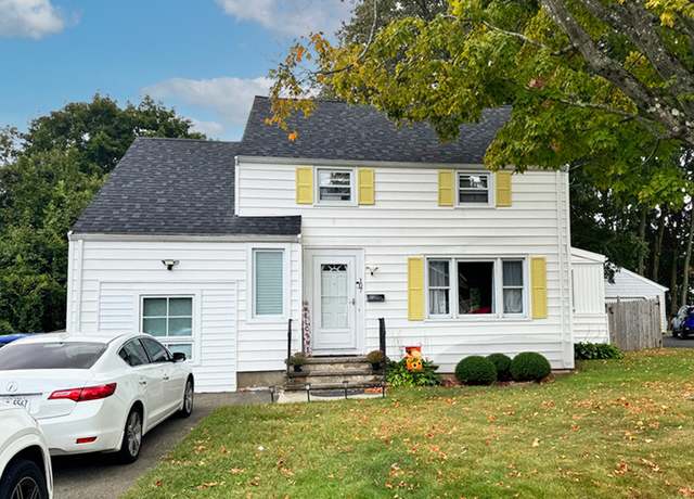 Property at 107 Richfield Rd, Bridgeport, CT 06606, 5 beds, 3 baths